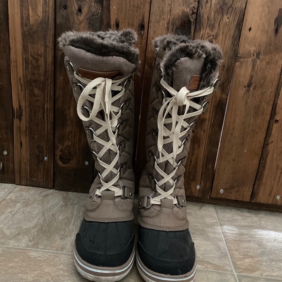 Women’s winter boots - Picture 2 of 2
